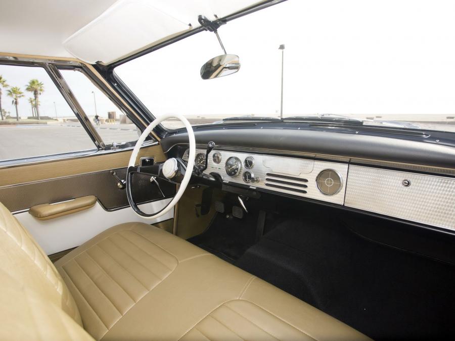 Интерьер Studebaker Golden Hawk 1957 года  (фото 27 из 36)